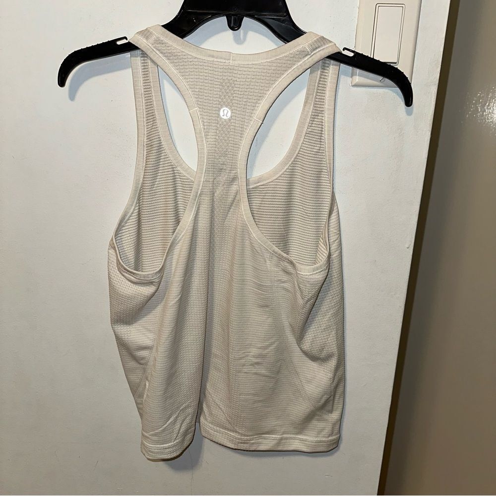 Lululemon Aloha Hawaii Bundle of Cropped Tank Top and Short Sleeve Women 8 / 10 - Picture 10 of 11